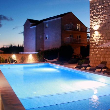 Villa Grand Pinea Чилипи Экстерьер фото