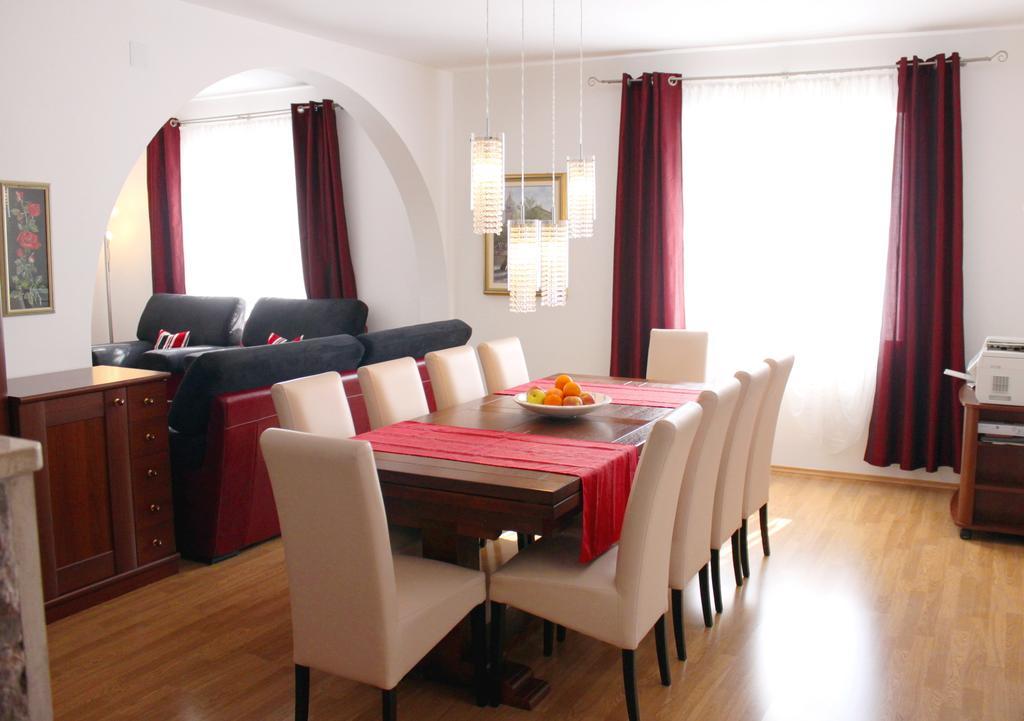 Villa Grand Pinea Чилипи Номер фото