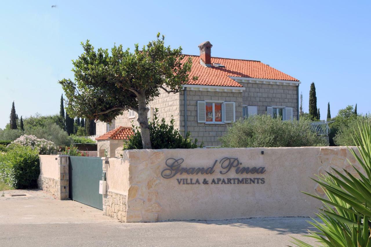 Villa Grand Pinea Чилипи Экстерьер фото