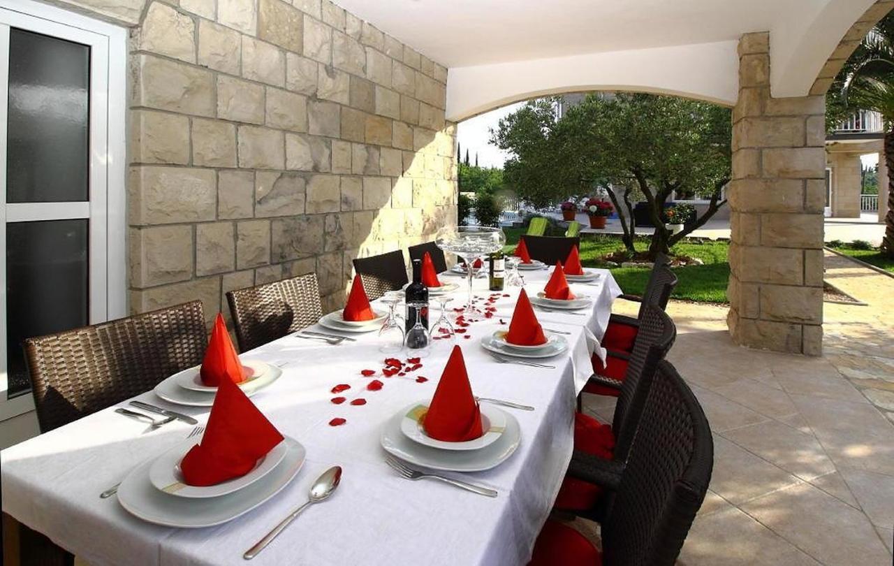 Villa Grand Pinea Чилипи Экстерьер фото